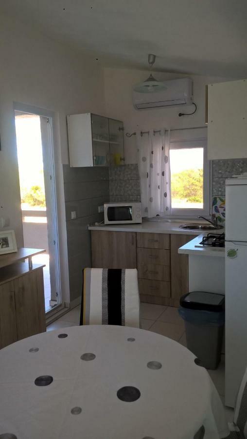 Apartment Kamelija Vir Buitenkant foto